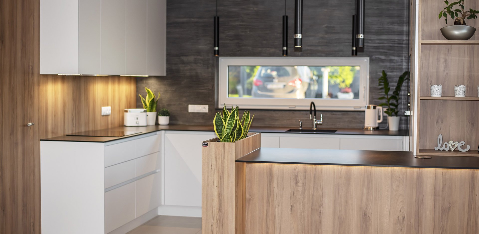 Bílá elegantní kuchyně - 1