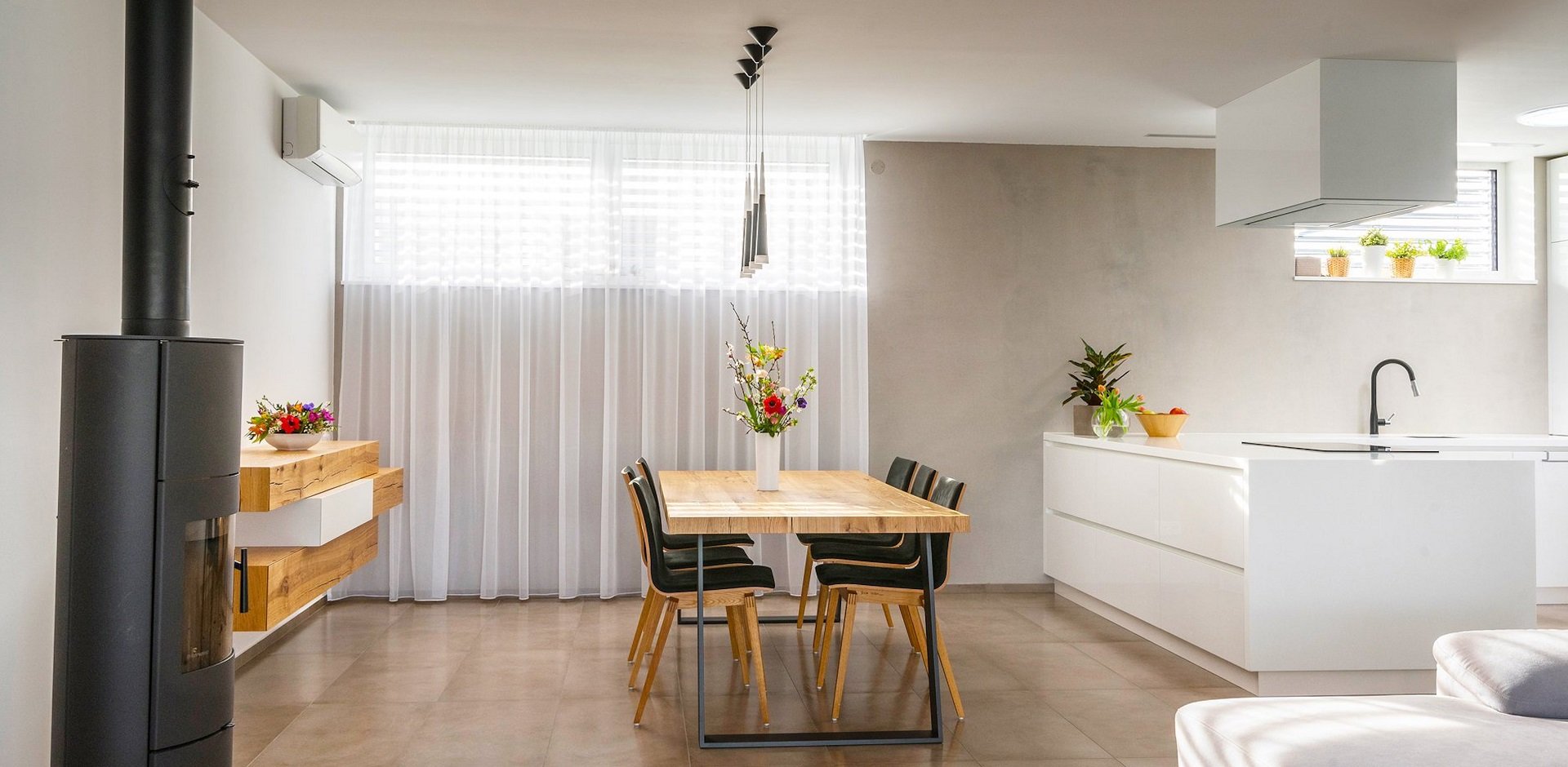 Kuchyně bílá s Corianem - 1