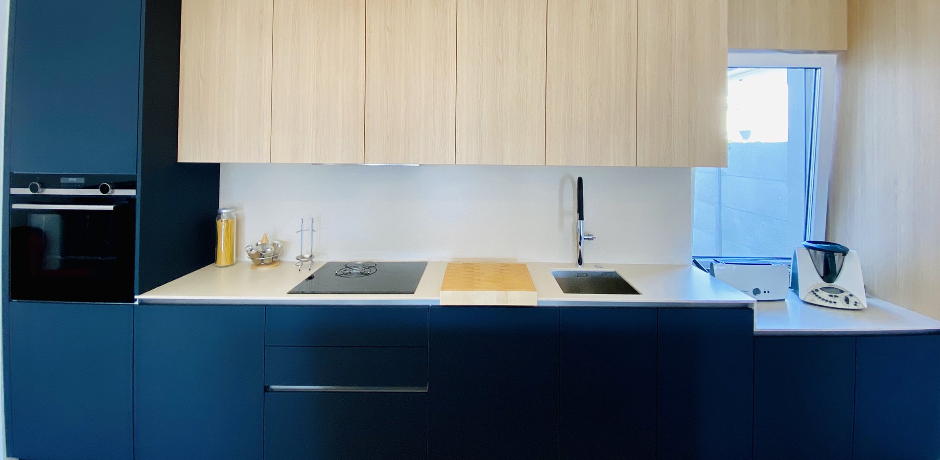 Kuchyně se zkoseným ostrůvkem - 3