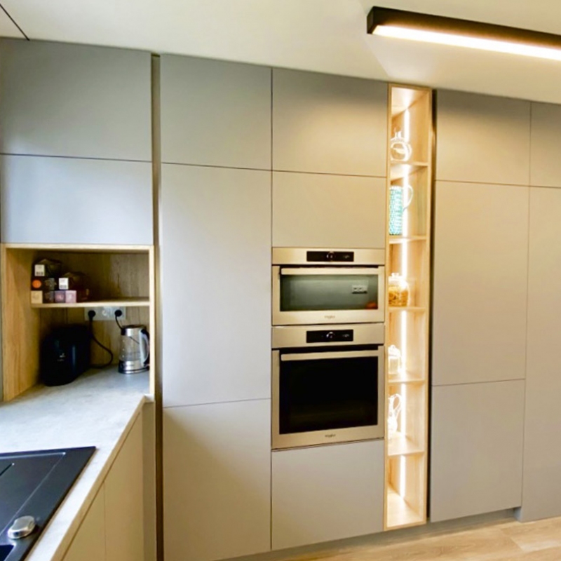 kuchyně s nikou pro kávovar