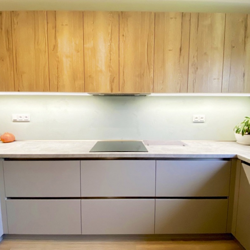 kuchyně se šuplíky