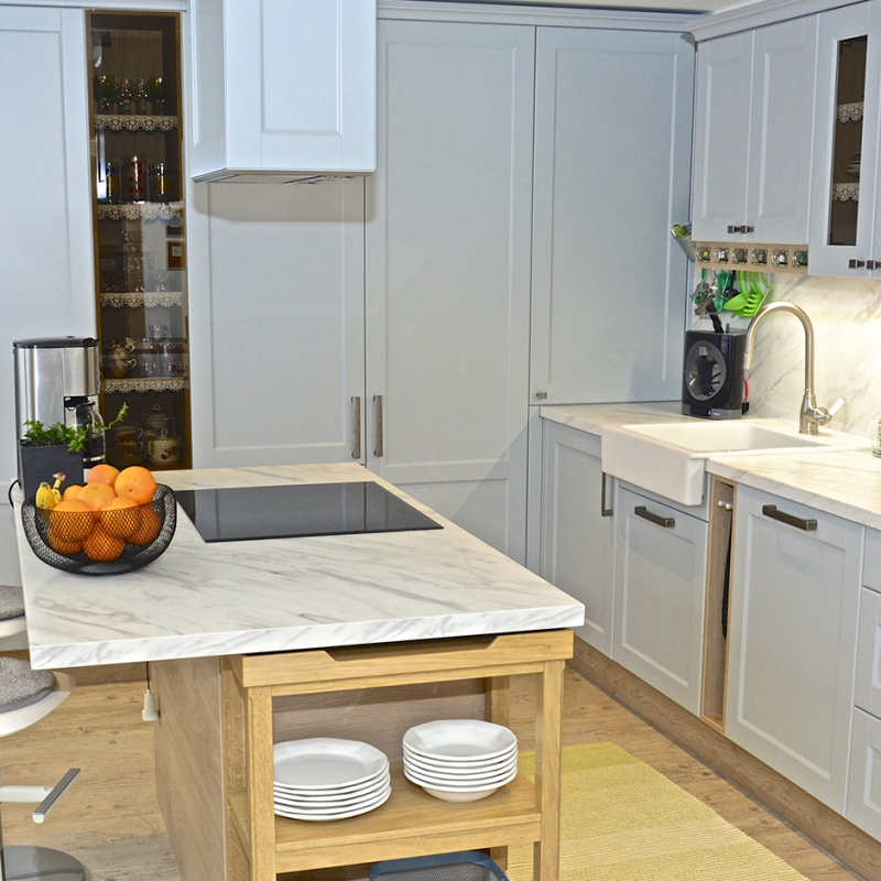 kuchyně s ostrůvkovým vařením