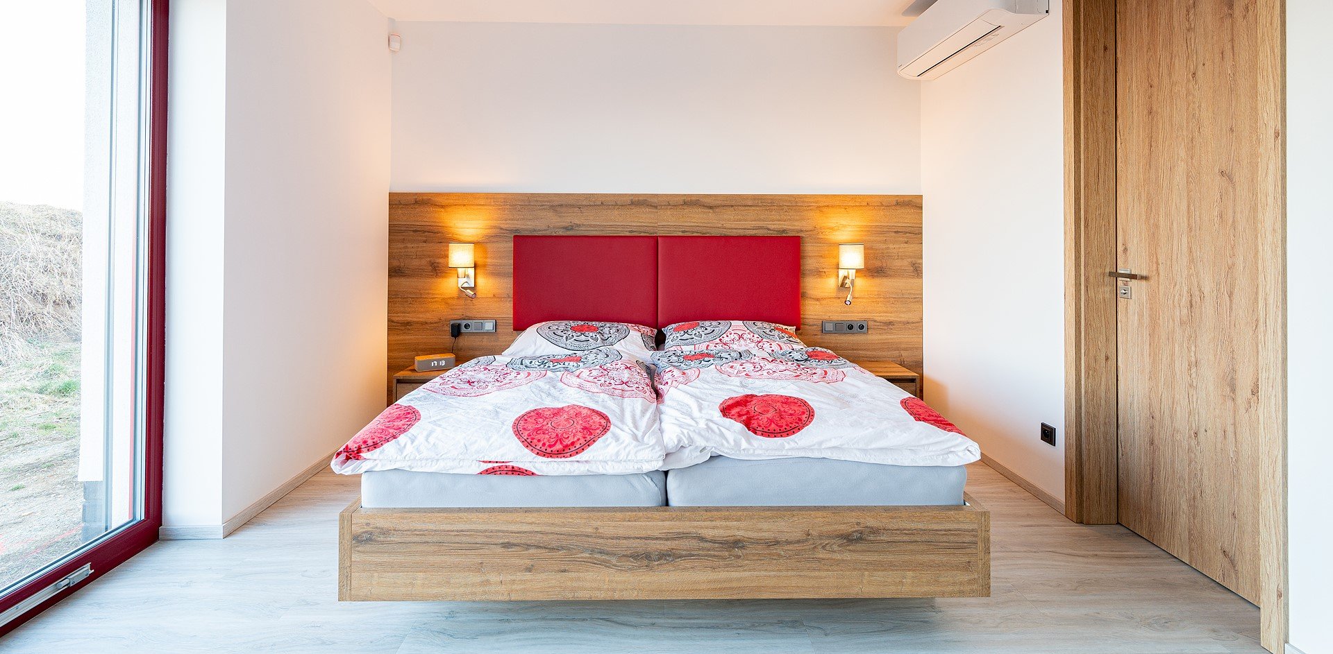 Ložnice v koňakovém dubu - 1