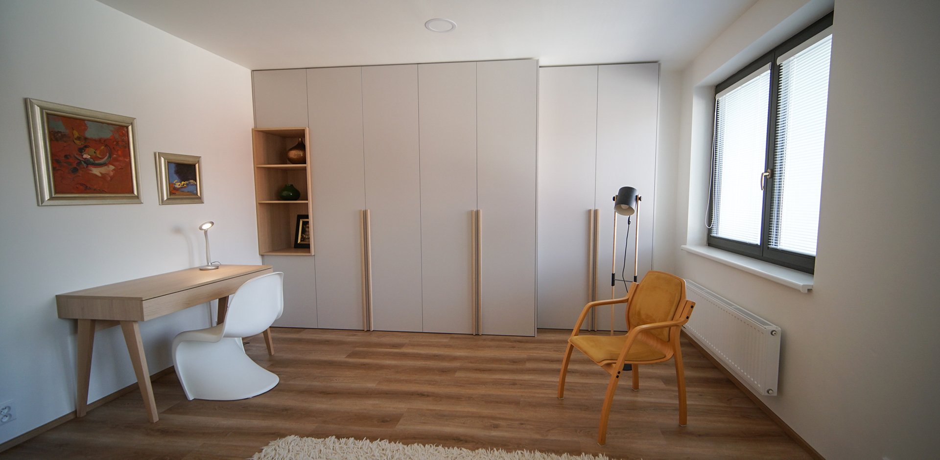 Ložnice s modrým čalouněním - 1