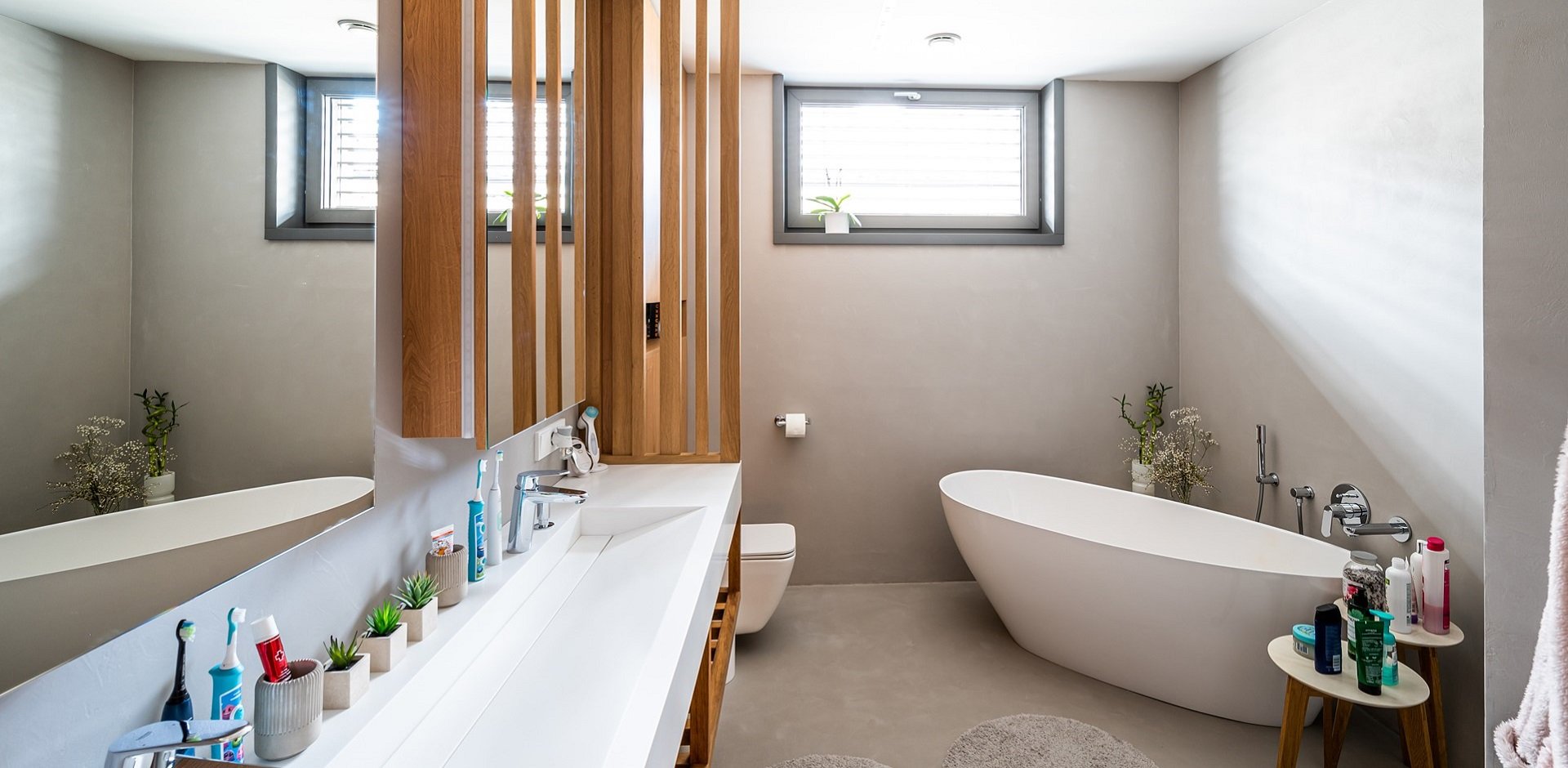 Koupelna s umyvadlem z umělého kamene - 1