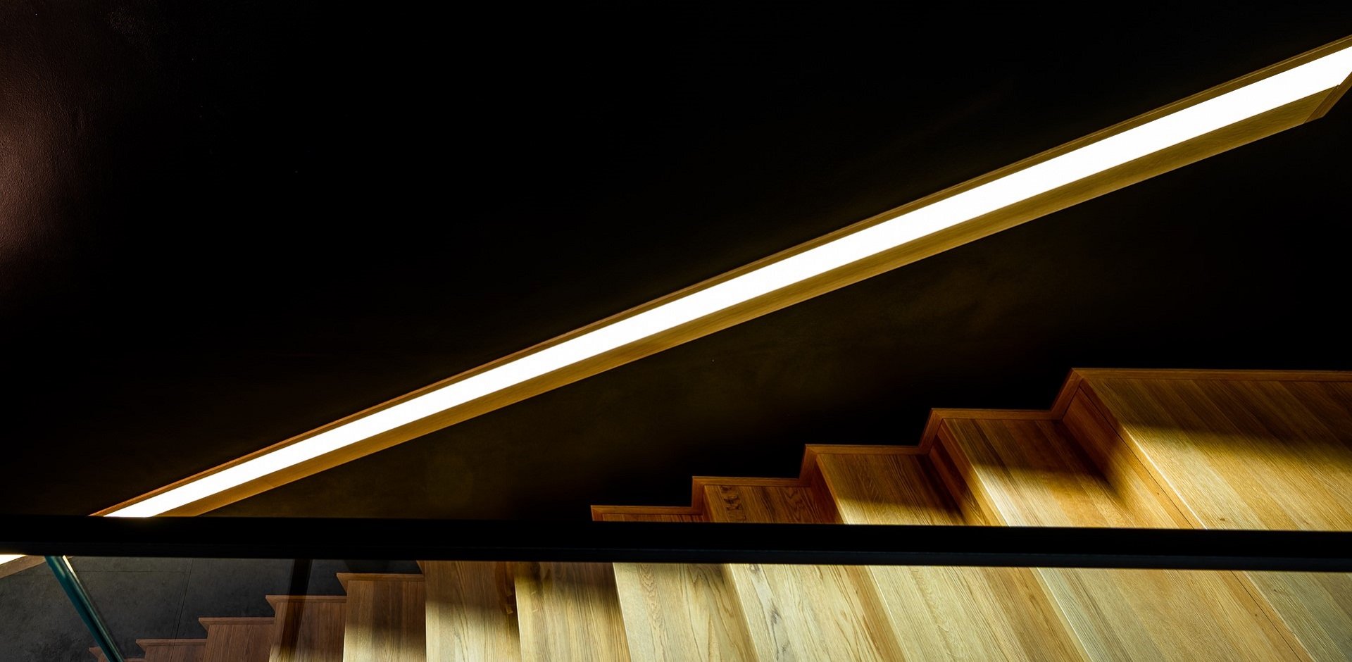 Schodiště se zapuštěným madlem - 1