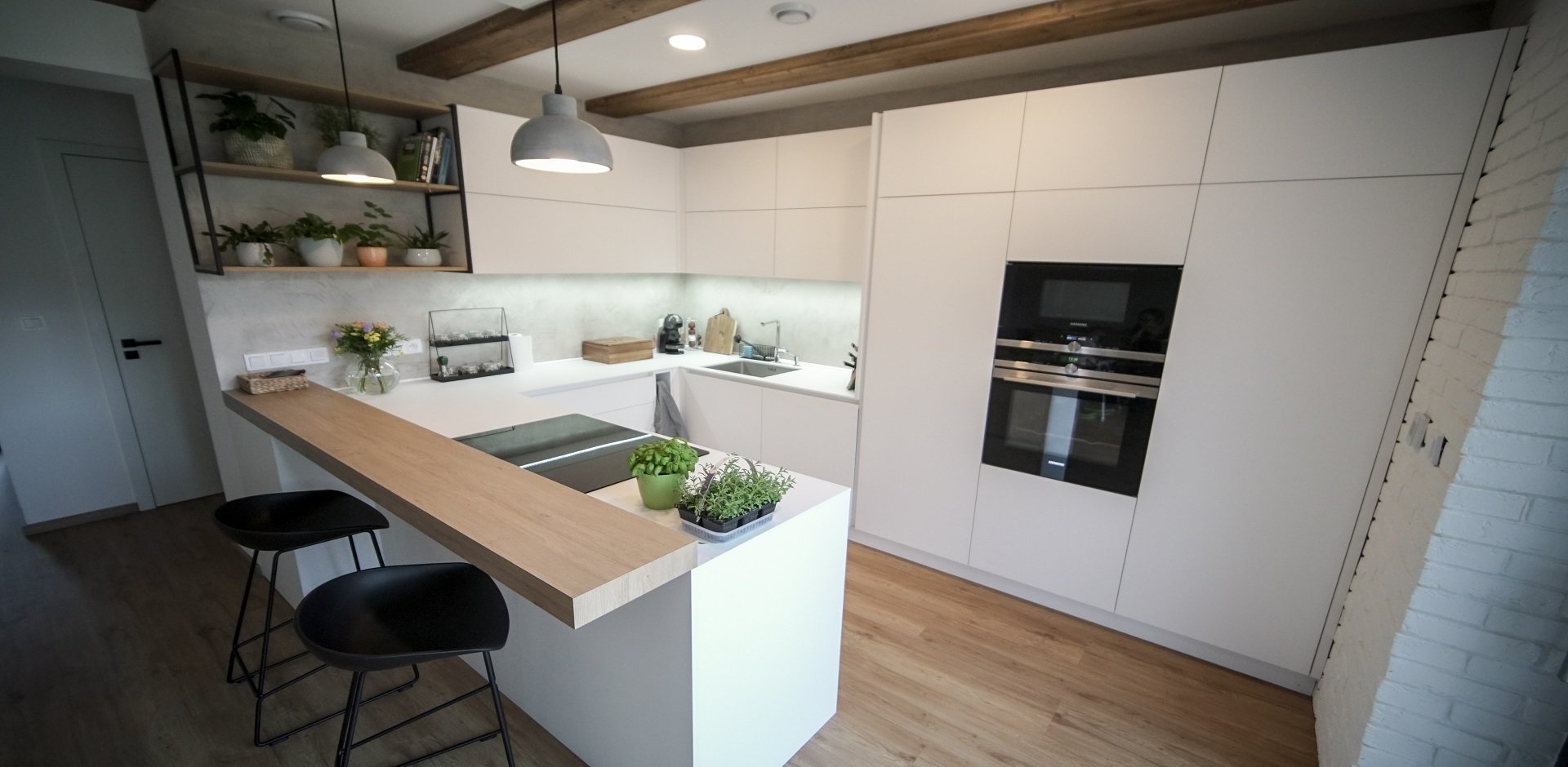 Minimalistický kompletní interiér - 1