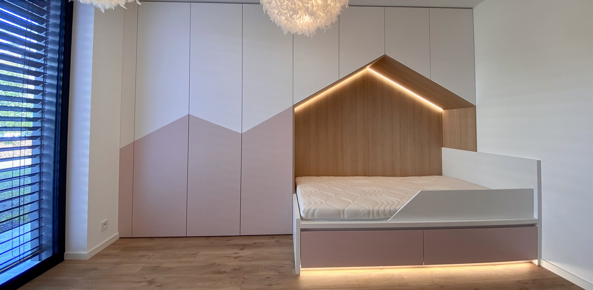 Kompletní interiér s dubovou dýhou - 2