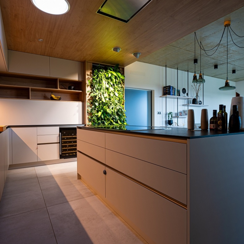 Kuchyně se šuplíky