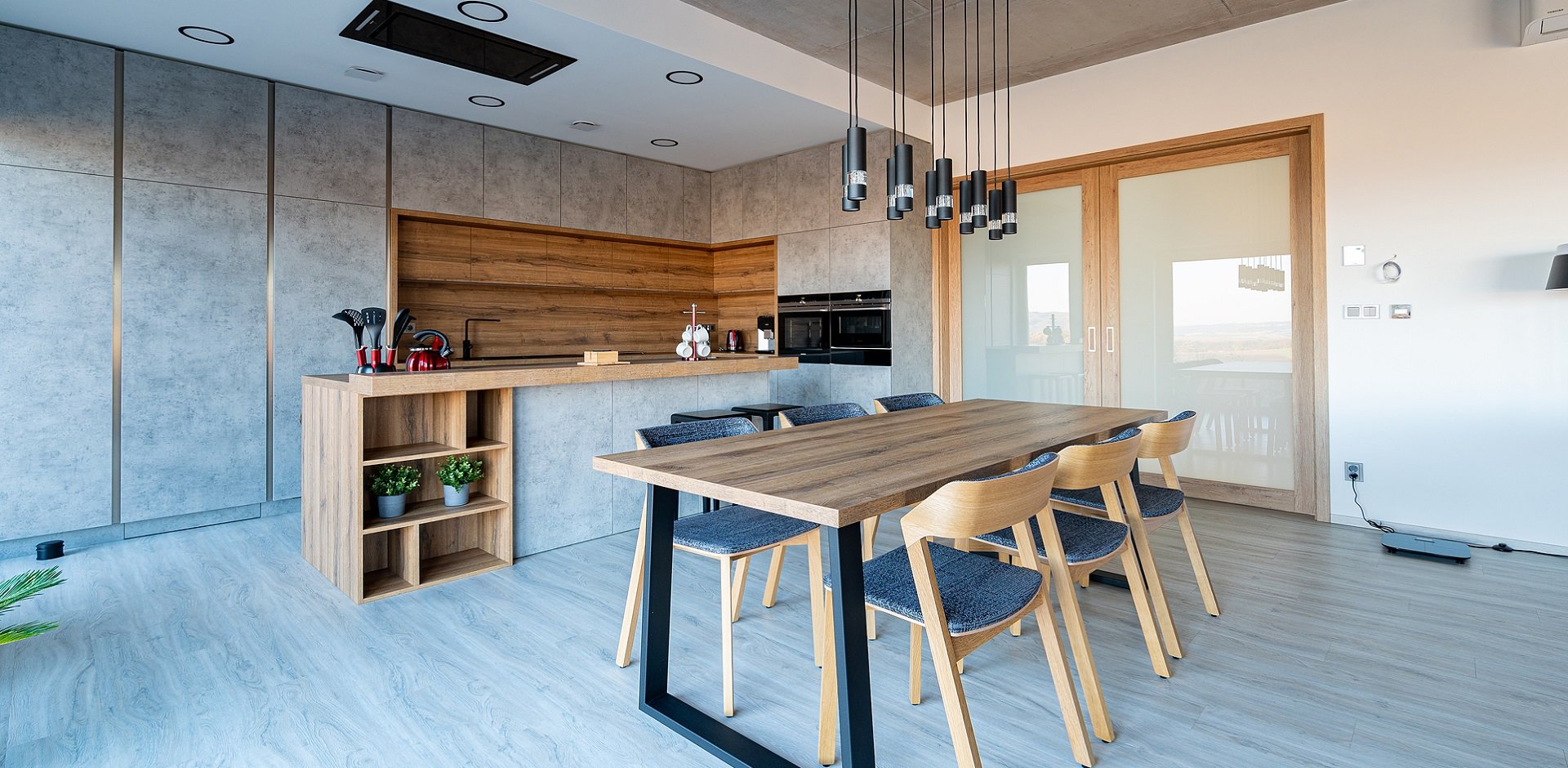 Kuchyně s barovým pultem - 1