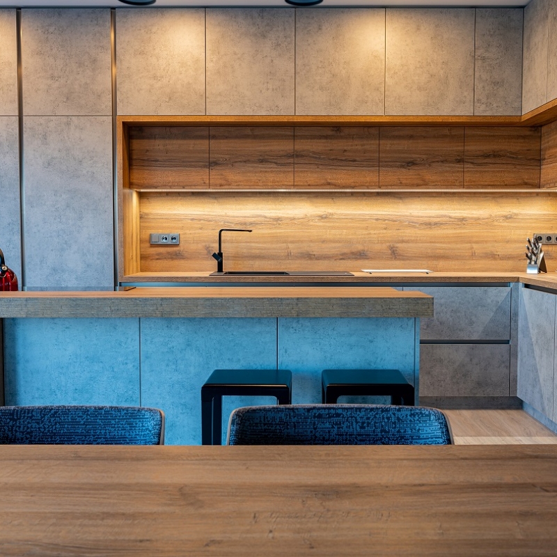 kuchyně osvětlená