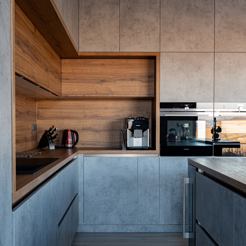 kuchyně v koňakovém dubu