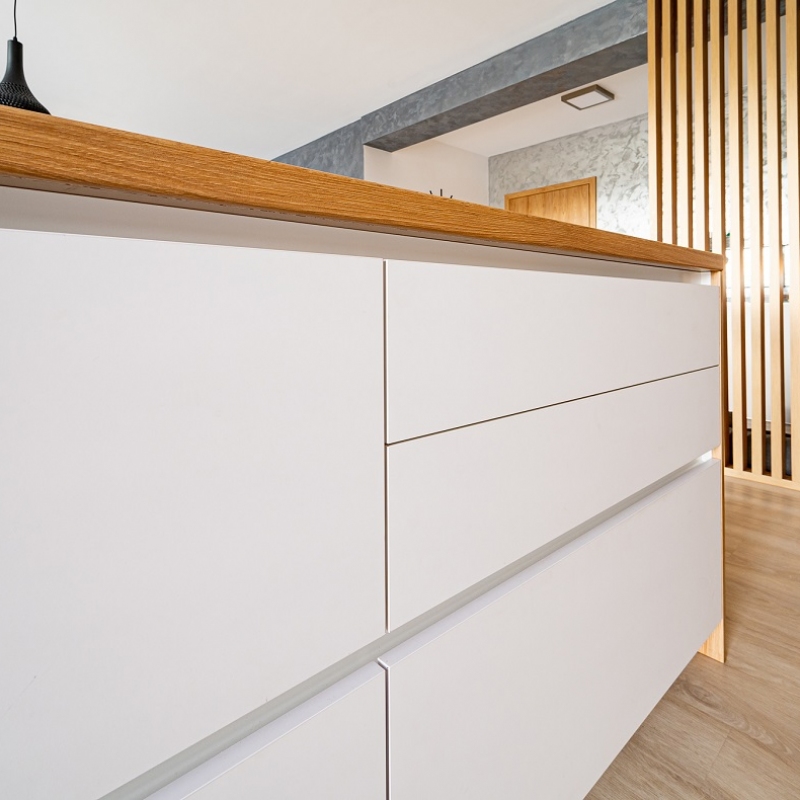 kuchyně se šuplíky