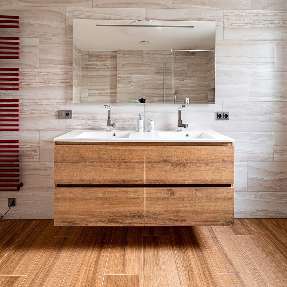 Koupelna v koňakovém dubu